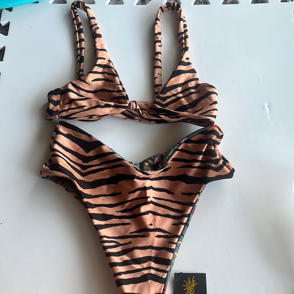 NWT LIMITED EDITION Skatie Bikini SET - Tiger Print 🐅